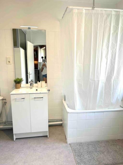 Apartment Au Bord De La Furieuse, Proche De La Grande Saline Et Des Thermes De Salins-les-Bains